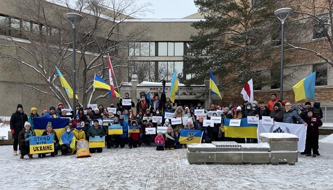 Ukrainian community in Canada hopeful but on edge as tensions escalate with Russia | iNFOnews.ca CP1122293957