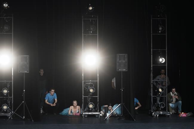 Young Ukrainian dancers, trapped abroad, get Paris residency | iNFOnews.ca CP296831989