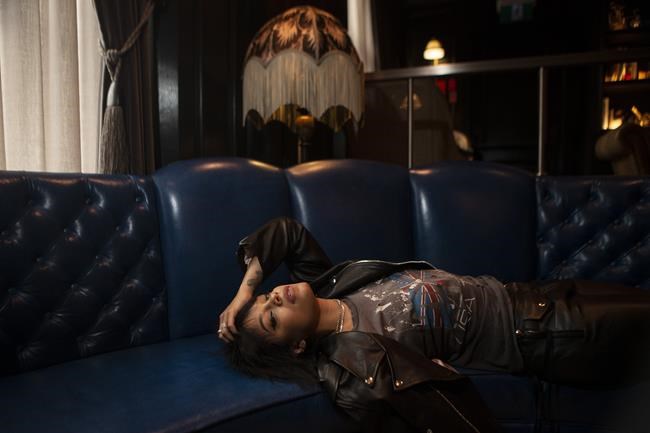 'I got scared': Fefe Dobson faces her past 'fear' with a return to music | iNFOnews.ca