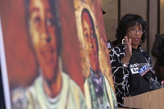 Emmett Till relatives seek renewed probe of '55 lynching | iNFOnews.ca