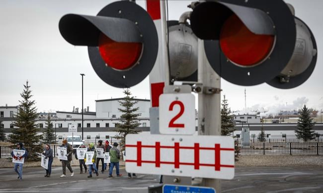 'Hoping for a timely and fair resolution,' White House says of CP Rail labour dispute | iNFOnews.ca