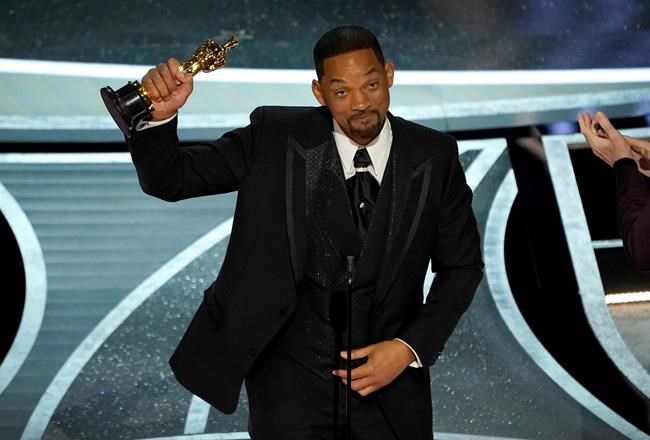 Will Smith confronts Chris Rock, then wins best actor Oscar | iNFOnews.ca
