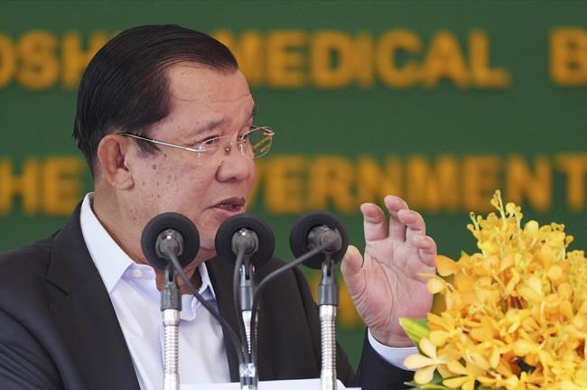 Cambodian leader says officials must master mobile internet | iNFOnews.ca