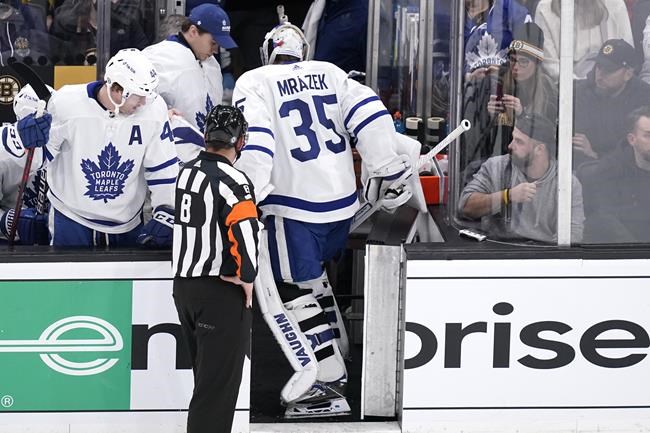Matthews scores league-leading 49th, Leafs beat Bruins 6-4 | iNFOnews.ca