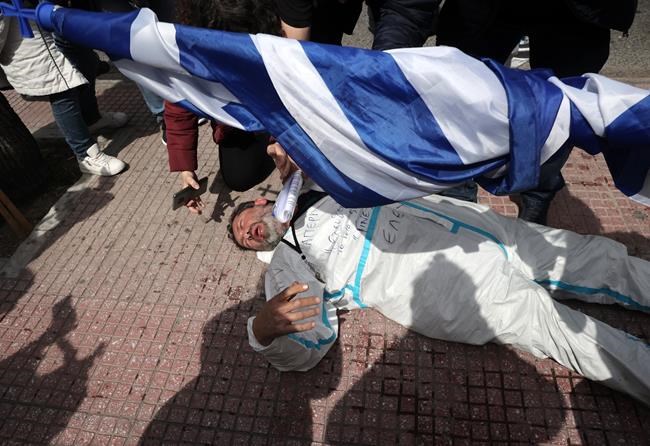 Greece: Protesting hospital workers clash with police | iNFOnews.ca
