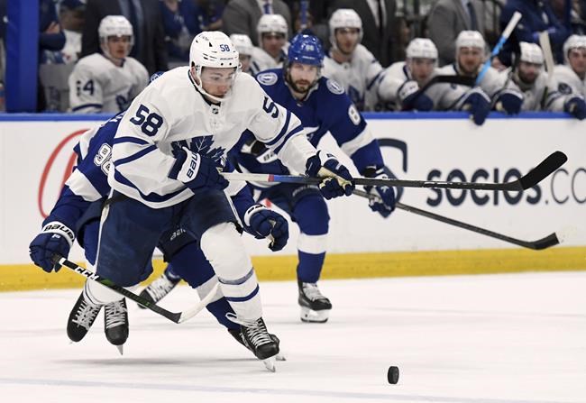 Matthews has 3 goals, Maple Leafs beat Lightning 6-2 | iNFOnews.ca