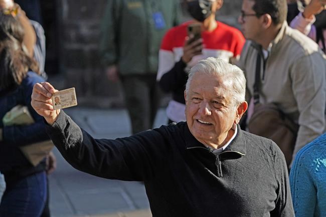 Few Mexicans vote on whether president stays or goes | iNFOnews.ca