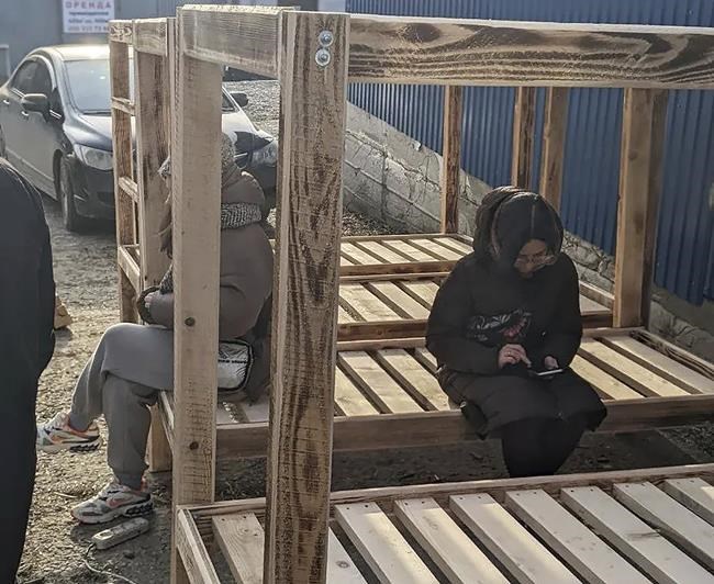 Ukrainian in Japan returns home to help parents, country | iNFOnews.ca