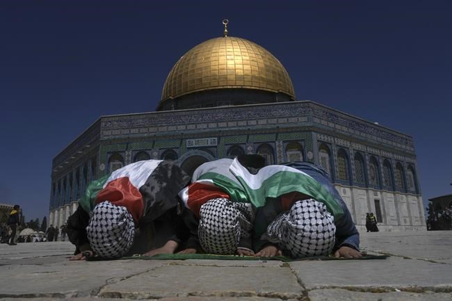 Palestinians and Israeli police clash at major holy site | iNFOnews.ca Palestinians and Israeli police clash at major holy site | iNFOnews.ca