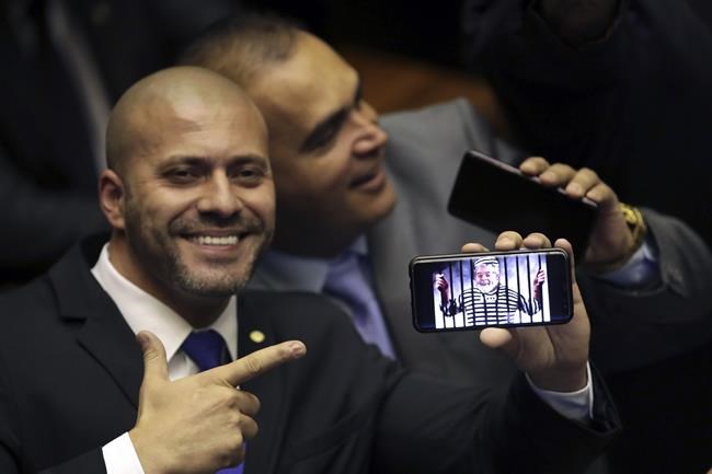 Brazil's Bolsonaro pardons lawmaker convicted at top court | iNFOnews.ca Brazil's Bolsonaro pardons lawmaker convicted at top court | iNFOnews.ca