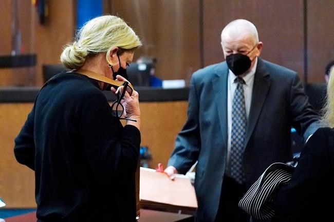 Woman avoids jail for voting dead mom's ballot in Arizona | iNFOnews.ca