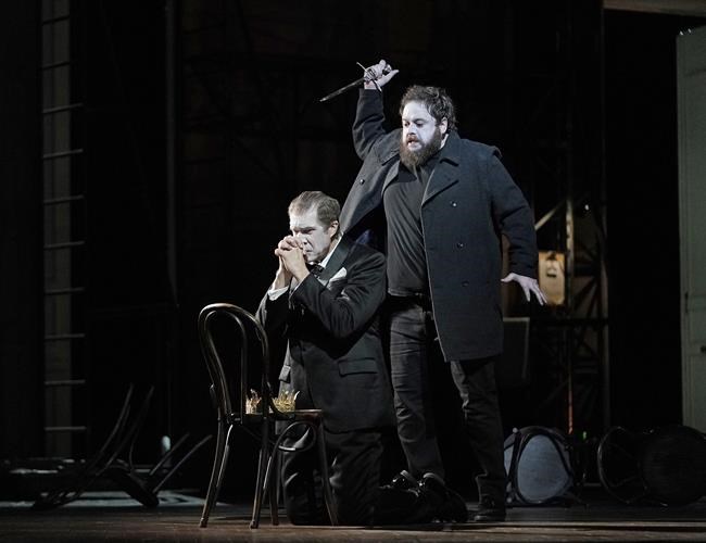 Met's new 'Hamlet': To be or not to be true to the text | iNFOnews.ca