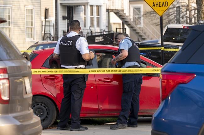 2 shootings leave 10 injured, 1 dead on Chicago's South Side | iNFOnews.ca
