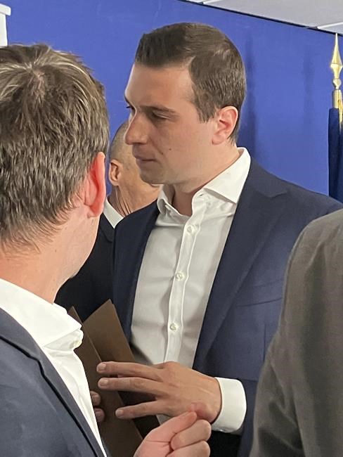 Emmanuel who? Far-right fighting hard-left for French vote | iNFOnews.ca