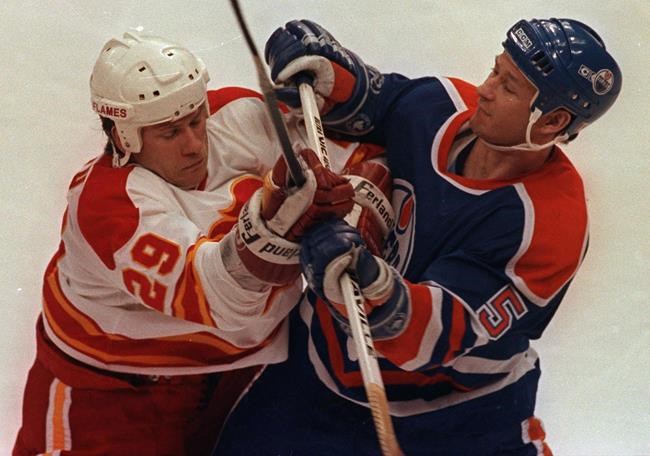 Oilers, Flames alumni look back at last playoff Battle of Alberta: 'A lot of hate' | iNFOnews.ca