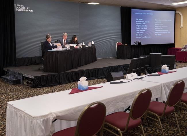 Victims' families boycotting N.S. mass shooting inquiry over questioning of Mounties | iNFOnews.ca