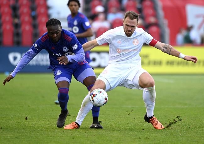 Pozuelo scores twice to help Toronto FC down Chicago, snap six-game winless streak | iNFOnews.ca Pozuelo scores twice to help Toronto FC down Chicago, snap six-game winless streak | iNFOnews.ca