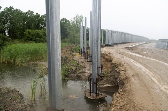 Greece planning major wall extension on border with Turkey | iNFOnews.ca Greece planning major wall extension on border with Turkey | iNFOnews.ca