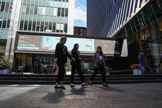S&P/TSX breaks seven-day winning streak to end volatile month slightly lower | iNFOnews.ca CP203162650