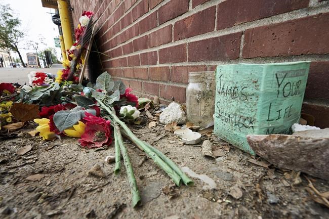Judge tosses suit blaming prosecutors for suspect's death | iNFOnews.ca