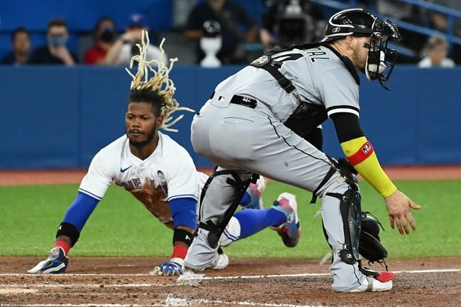 Manoah in form, Hernandez homers as Jays beat White Sox 8-3 for 8th straight victory | iNFOnews.ca