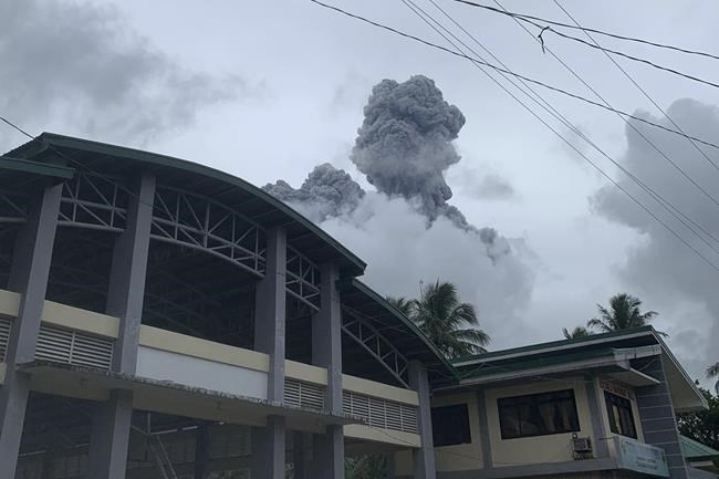 Philippine volcano spews ash and steam, alarms villagers | iNFOnews.ca
