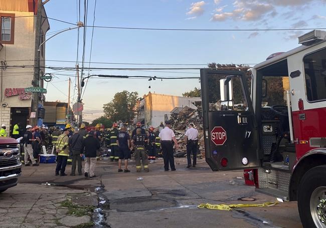 Building collapse after fire kills 1 firefighter; 5 injured | iNFOnews.ca Building collapse after fire kills 1 firefighter; 5 injured | iNFOnews.ca