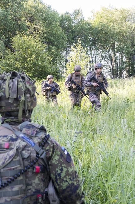 French paratroopers conduct military drill in Estonia | iNFOnews.ca French paratroopers conduct military drill in Estonia | iNFOnews.ca