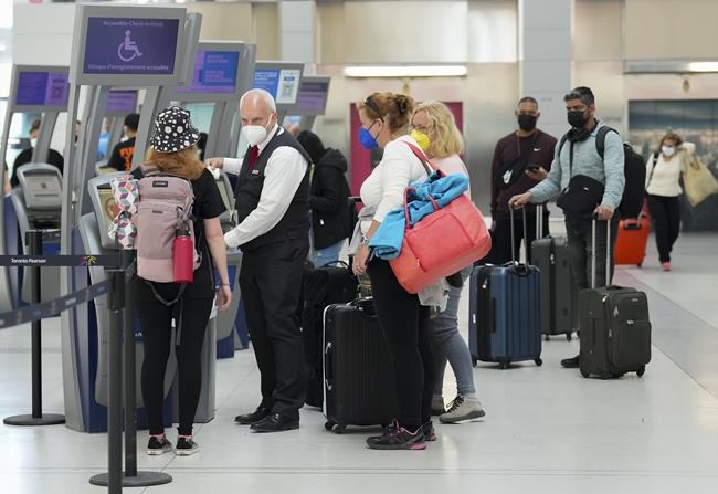Amid travel chaos, regulator unveils new passenger rights rules to fill refund 'gap' | iNFOnews.ca