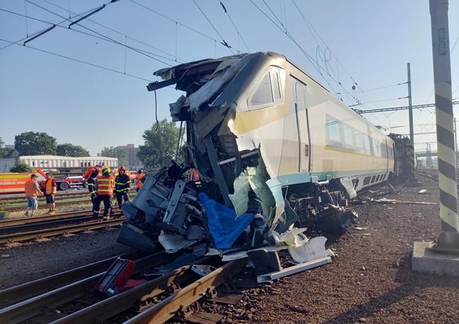 Czech bullet train collides with engine, 1 dead, 5 injured | iNFOnews.ca CP682533675
