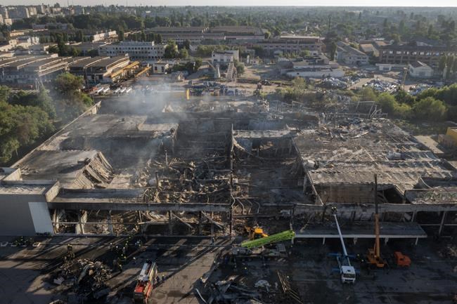Macron says Russia can't win in Ukraine after strike on mall | iNFOnews.ca Macron says Russia can't win in Ukraine after strike on mall | iNFOnews.ca