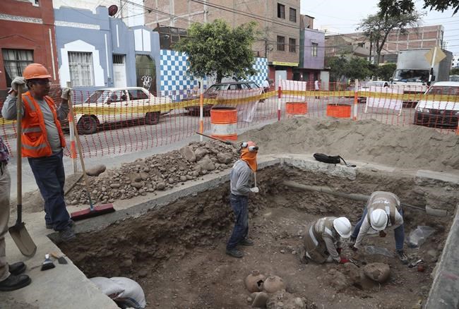 Peru home build vexed by 'the neighbors' -- Inca-era mummies | iNFOnews.ca Peru home build vexed by 'the neighbors' -- Inca-era mummies | iNFOnews.ca