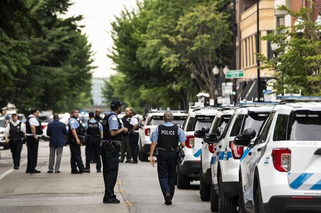 $2M bail set for man charged in ambush of Chicago officer | iNFOnews.ca