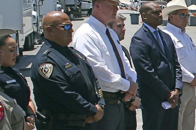 Uvalde schools' police chief resigns from City Council | iNFOnews.ca