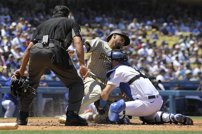 Dodgers catcher Barnes gets $7M, 2-year deal through '24 | iNFOnews.ca