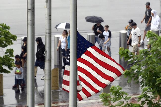White Sox, MLB decide to play game after parade shooting | iNFOnews.ca White Sox, MLB decide to play game after parade shooting | iNFOnews.ca