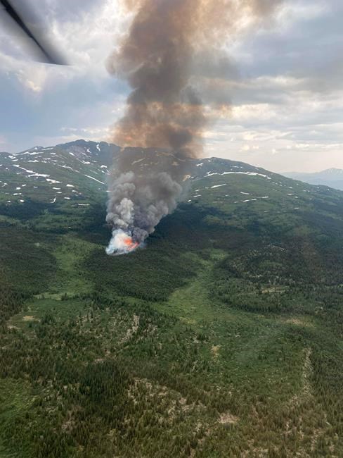 Wildfire smoke, heat warnings up for many parts of Canada's North: Environment Canada | iNFOnews.ca Wildfire smoke, heat warnings up for many parts of Canada's North: Environment Canada | iNFOnews.ca