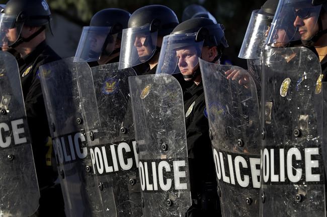 In era of transparency, Arizona law limits filming police | iNFOnews.ca CP114301369