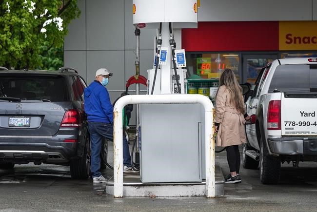 Small business group calls for relief at pumps amid high fuel costs | iNFOnews.ca