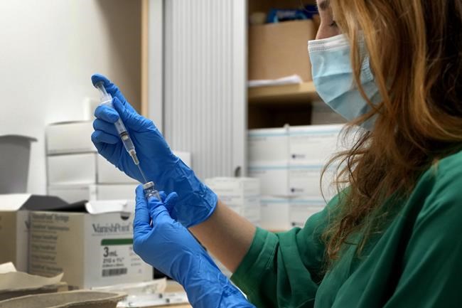 UK to offer 4th COVID-19 vaccine shot to all 50 and over | iNFOnews.ca UK to offer 4th COVID-19 vaccine shot to all 50 and over | iNFOnews.ca