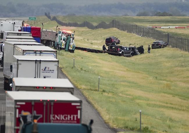 6 people die after storm causes Montana highway pileup | iNFOnews.ca