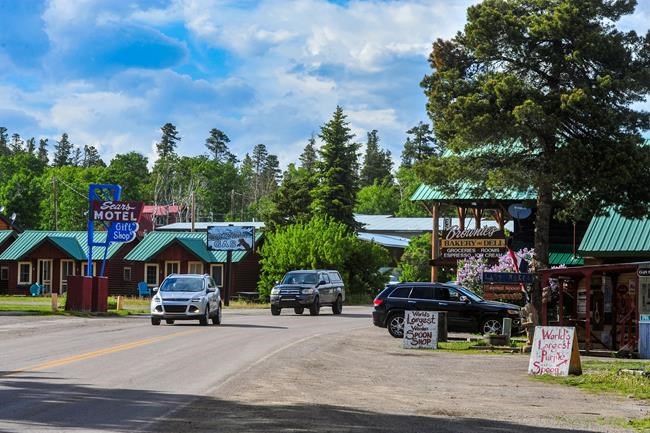 Pickup driver hits family in Montana, kills 2 with shotgun | iNFOnews.ca Pickup driver hits family in Montana, kills 2 with shotgun | iNFOnews.ca