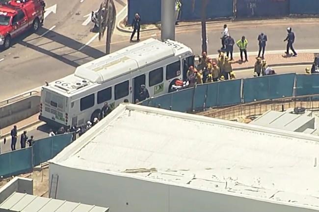 Shuttle bus crashes at Los Angeles airport; 9 injured | iNFOnews.ca