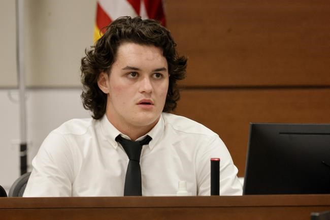 Florida school shooter's AR-15 rifle shown to his jurors | iNFOnews.ca