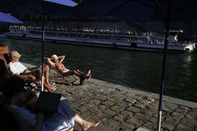 France's 2nd heat wave of the year leaves Paris sweltering | iNFOnews.ca France's 2nd heat wave of the year leaves Paris sweltering | iNFOnews.ca