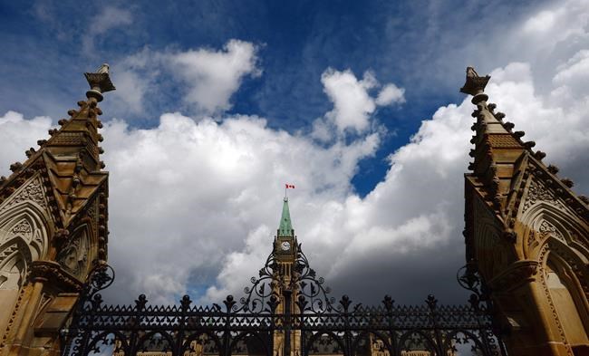 Police arrest driver in early morning Parliament Hill crash | iNFOnews.ca Police arrest driver in early morning Parliament Hill crash | iNFOnews.ca