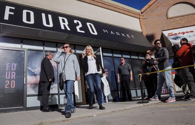 Alberta pot shops now allowed to take down window coverings after robberies | iNFOnews.ca Alberta pot shops now allowed to take down window coverings after robberies | iNFOnews.ca