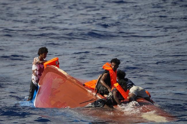 Scenes of desperation as migrant ship sinks during rescue | iNFOnews.ca