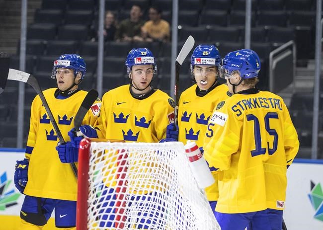 Restrictions may be gone, but 2022 world juniors feels like 'bubble' tournament | iNFOnews.ca Restrictions may be gone, but 2022 world juniors feels like 'bubble' tournament | iNFOnews.ca