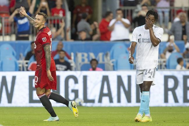 Criscito, Bernardeschi lead Toronto FC to 2-2 draw against New England Revolution | iNFOnews.ca CP842582771